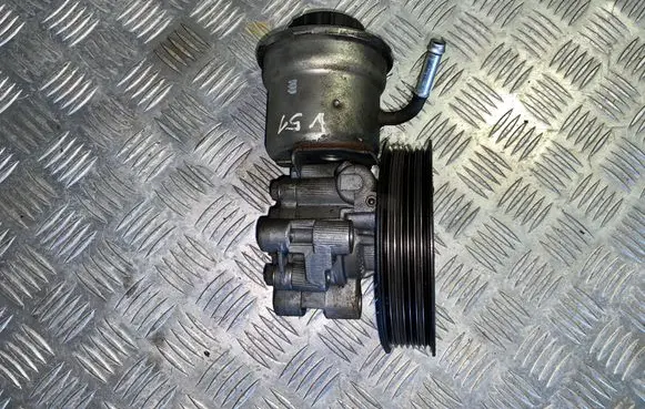 Toyota Corolla Verso AR10 Power steering pump 4431005120