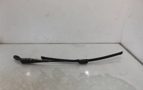 Renault Twingo II Front wiper blade arm