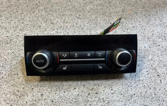 BMW 5 F10 F11 Climate control unit 9395939