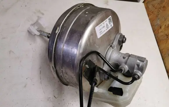 Porsche Macan (95B) Brake booster 95B612103T