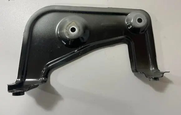 BMW X7 G07 Fender mounting bracket 7418220 7492370