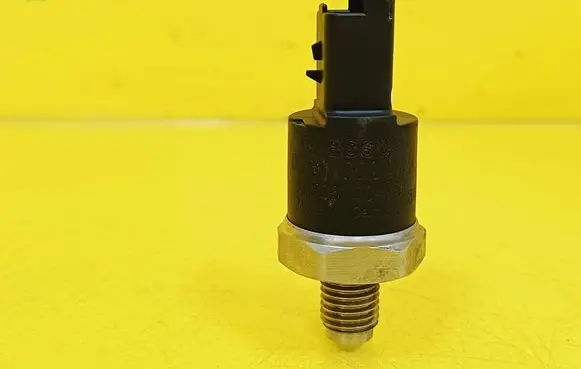 Peugeot 307 Fuel pressure sensor 0281002283
