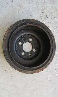Volkswagen Golf VII Crankshaft pulley 04L105243