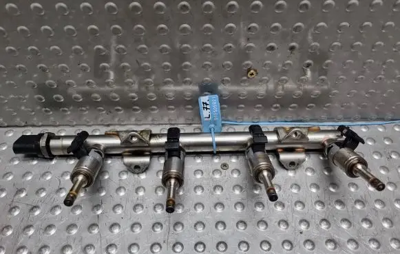 Volkswagen Golf VII Fuel main line pipe 0261500132 04E133320D