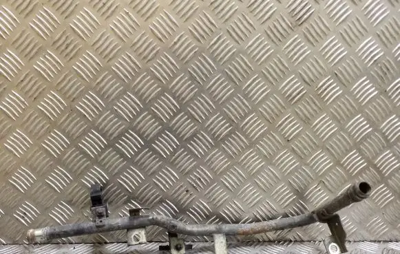 Nissan X-Trail T30 Engine coolant pipe/hose