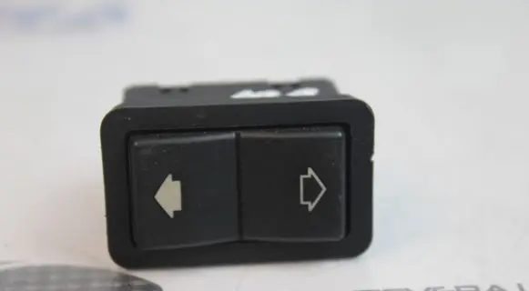 BMW 7 E38 Electric window control switch 8368974
