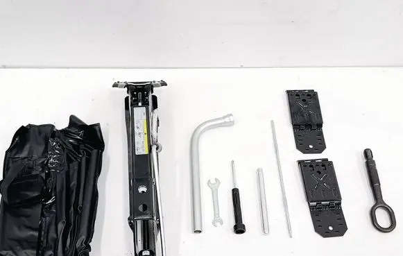 Audi Q5 SQ5 8R Tool set 8K0805615 8R0011031K 7L0860321A