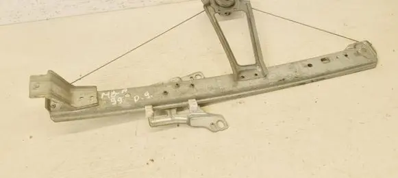 Rear door manual window regulator