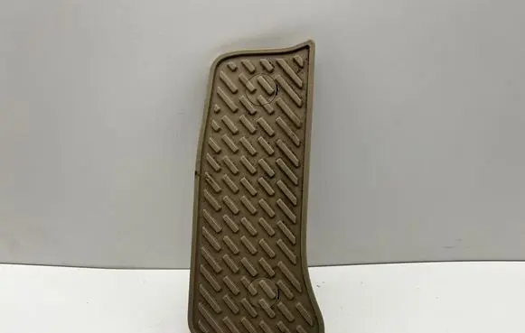 Toyota Land Cruiser (J120) Foot rest pad/dead pedal 6793360010