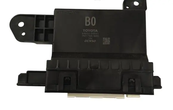 Toyota Camry VIII XV70 Air conditioner control unit module 8865006B01