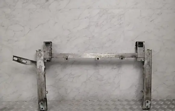 BMW 2 F45 Radiator mount bracket 7301605
