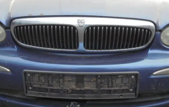 Jaguar X-Type Front grill