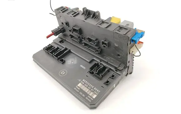 Mercedes-Benz Vito Viano W639 SAM control unit 6395450301