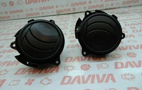 Mazda CX-7 Dashboard side air vent grill/cover trim