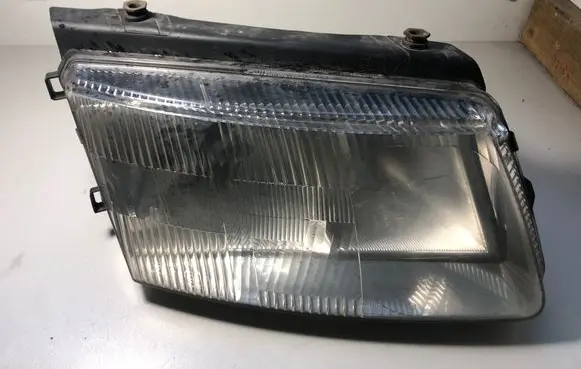 Volkswagen PASSAT B5 Headlight/headlamp 14742600