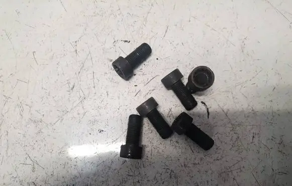 Mitsubishi Grandis Nuts/bolts 