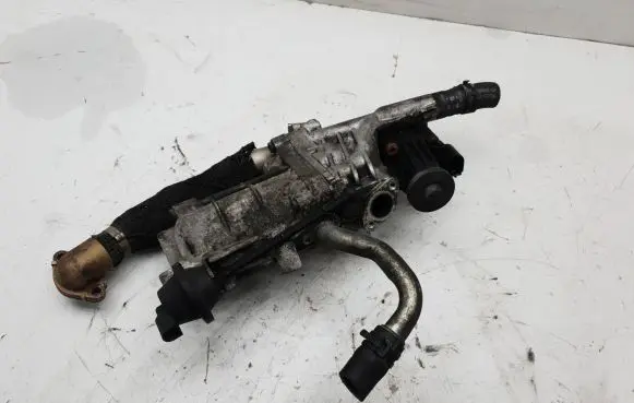 Jaguar XF X250 EGR valve 701881040 10T110