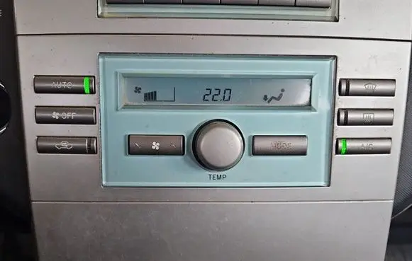 Toyota Corolla Verso E121 Climate control/heater control trim 559000F030 IMPRK1592182