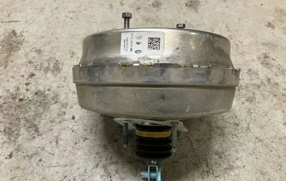 Land Rover Evoque I Brake booster FK722B195BG