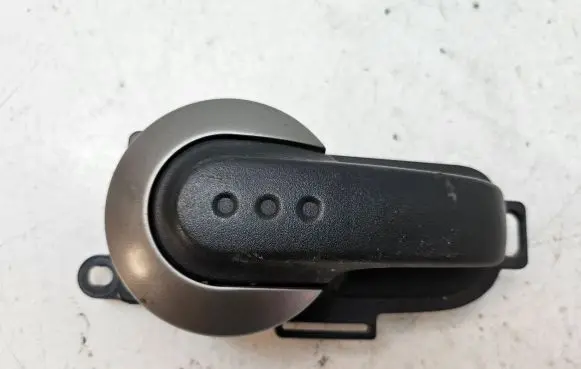 Nissan Note (E11) Front door interior handle