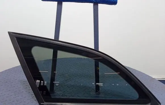 Audi A6 Allroad C7 Rear side window