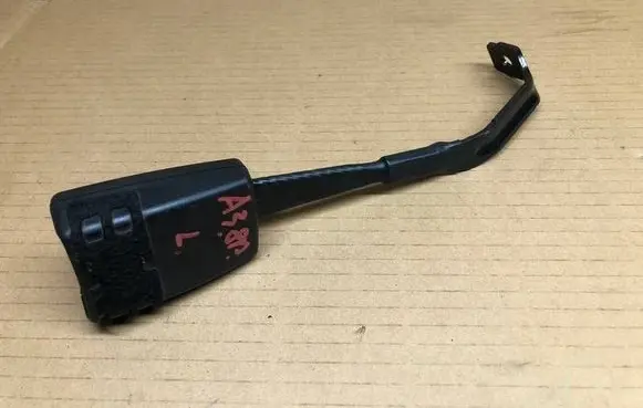 Audi A3 S3 A3 Sportback 8P Front seatbelt buckle 8P0857755E