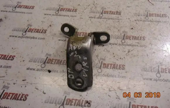 Toyota Avensis Verso Front door upper hinge
