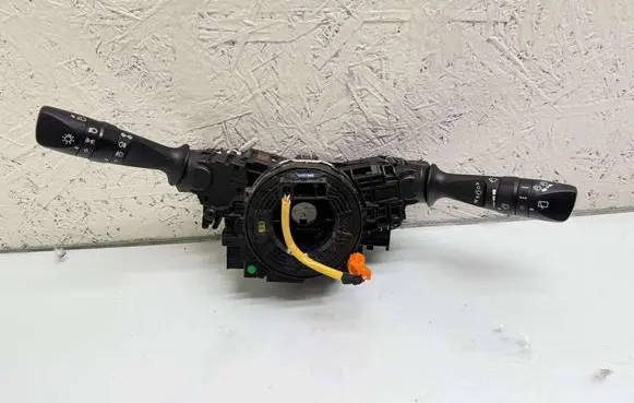 Wiper turn signal indicator stalk/switch