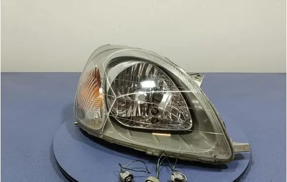 Toyota Yaris Verso Headlight/headlamp