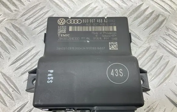 Audi Q3 8U Gateway control module 8U0907468AJ