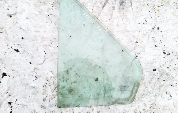 Renault 19 Rear vent window glass as2