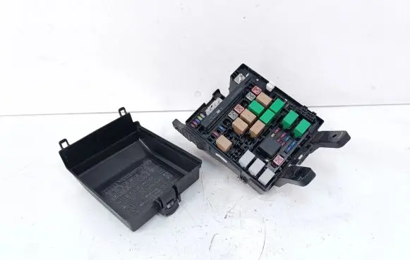 KIA Sportage Fuse box set 914553U484 919503W531