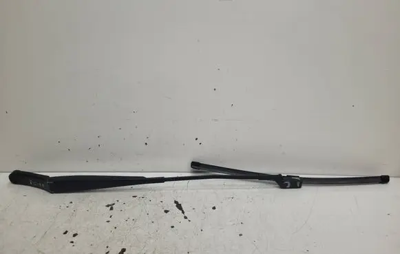 Volkswagen PASSAT B6 Front wiper blade arm 3C1955410B