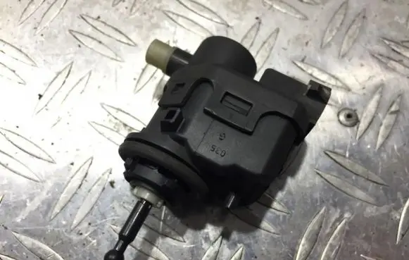 Renault Clio II Headlight level adjustment motor 700420737