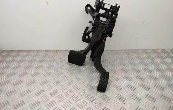 Volkswagen Golf VII Pedal assembly 5Q1723503H 5Q1723058BG