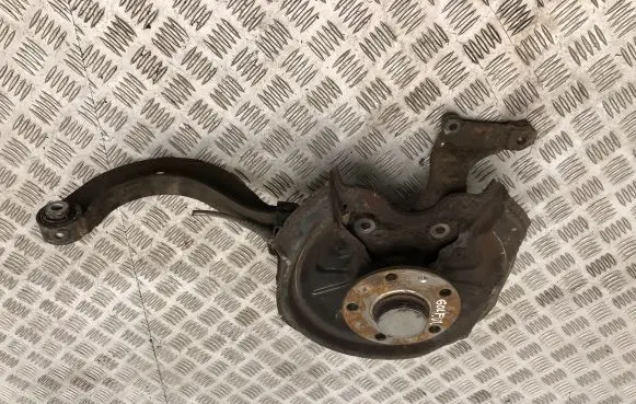 Volkswagen Golf VI Rear wheel hub