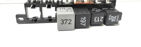 Volkswagen PASSAT B5 Fuse module 8L0941322A