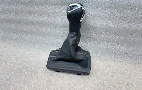 Audi Q3 F3 Gear shifter/selector 