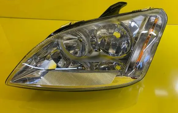 Ford Focus Headlight/headlamp 3M51-13101