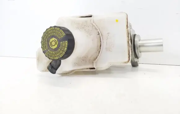Master brake cylinder