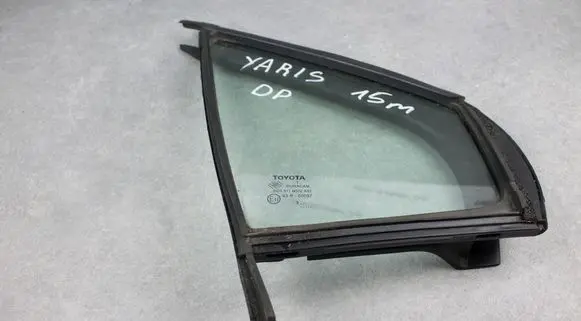 Toyota Yaris Rear side window 682150D040