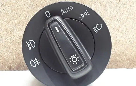Skoda Fabia Mk3 (NJ) Light switch 5E0941431D