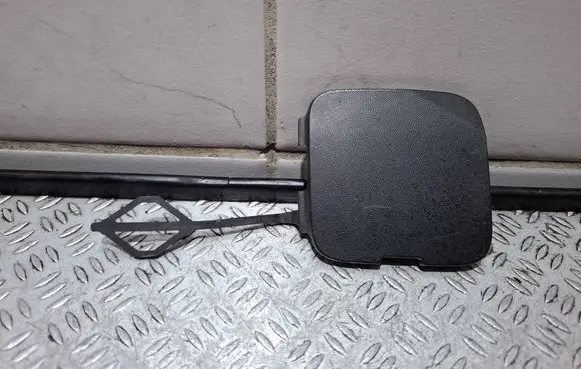 Renault Trafic III (X82) Front tow hook cap/cover 511800680r