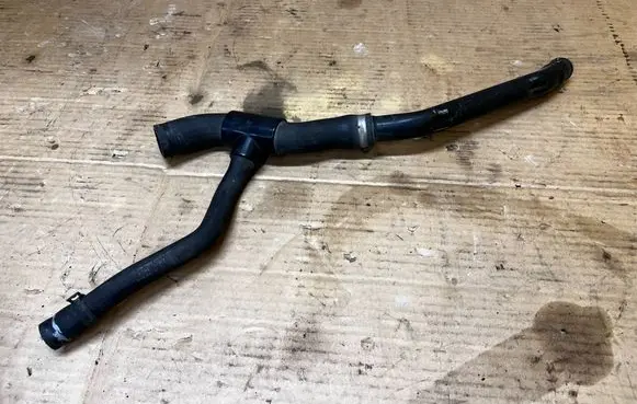 Porsche 911 996 Engine coolant pipe/hose 99610661553