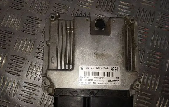 Opel Insignia A Engine control unit/module 55595540 55579447 0281019867