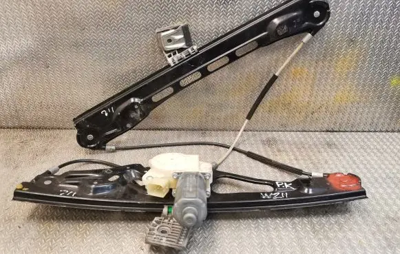 Mercedes-Benz E W211 Front door electric window regulator 2117200146