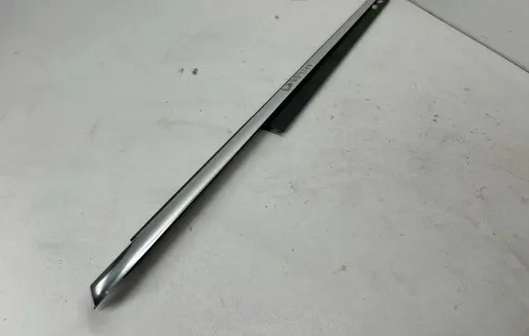 Audi Q5 SQ5 Front door glass trim molding 8R0853283F