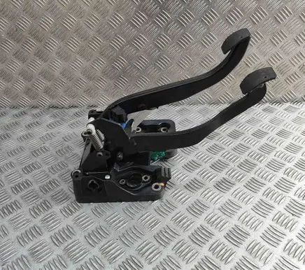Aston Martin Vantage III Brake pedal 6G332450CB