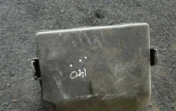 Hyundai i40 Fuse box cover 919513Z730