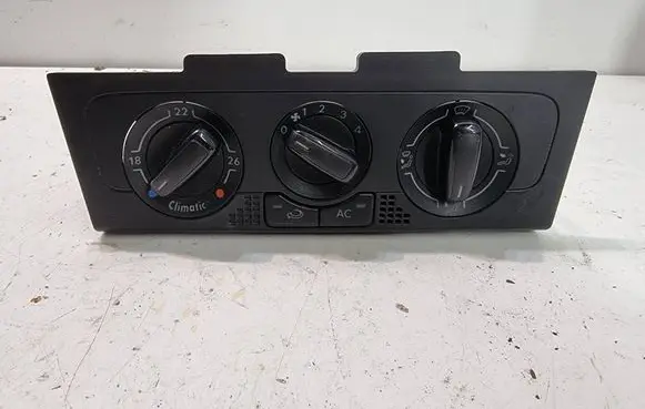 Volkswagen Polo V 6R Climate control unit 6R0820045D